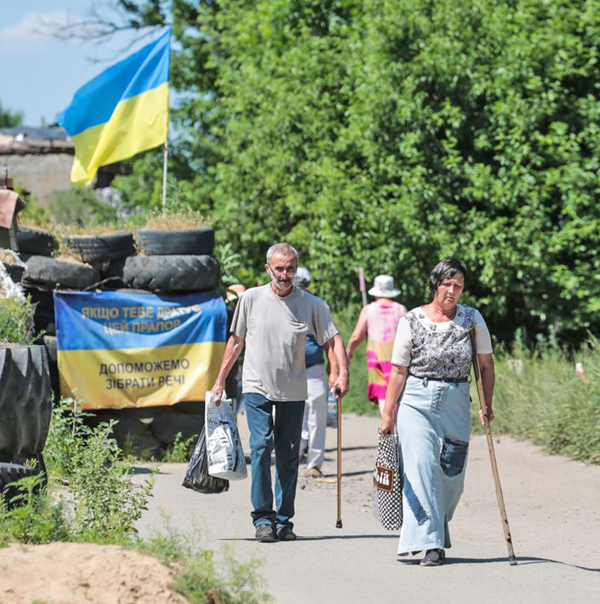Жителі окупованих територій Донбасу почуваються дедалі більш обдуреними, порівнюючи умови життя в Україні та проросійських «республіках». Фото з сайту facebook.com/donbassrealii